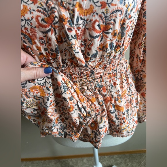 Old navy v neck peplum top size small - Picture 3 of 12